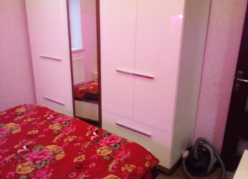 Xlrdalada 8 sayll orta mektebin yaxlql 2 otaq Heyet evi