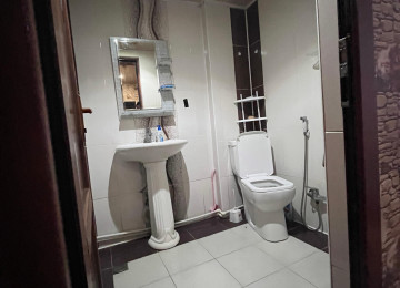 Riyat Ticaret Merkezide 1 otaq duzelme 2 ye olmus 50 kv 11