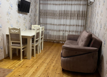 Riyat Ticaret Merkezide 1 otaq duzelme 2 ye olmus 50 kv 11