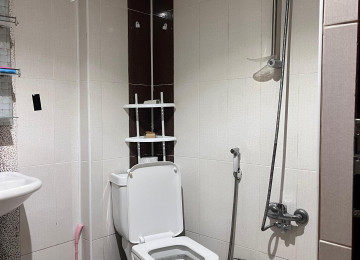 Riyat Ticaret Merkezide 1 otaq duzelme 2 ye olmus 50 kv 11