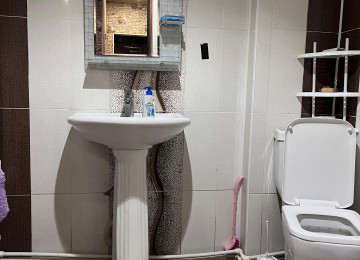 Riyat Ticaret Merkezide 1 otaq duzelme 2 ye olmus 50 kv 11