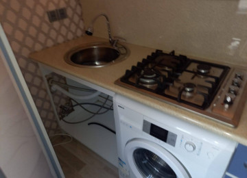 Qurtlus 93 de 3 otaq menzil kiraye verlir hersarayetnen 360