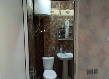 Qurtlus 93 de 3 otaq menzil kiraye verlir hersarayetnen 360