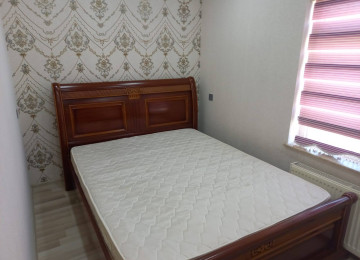 Qurtlus 93 de 3 otaq menzil kiraye verlir hersarayetnen 360