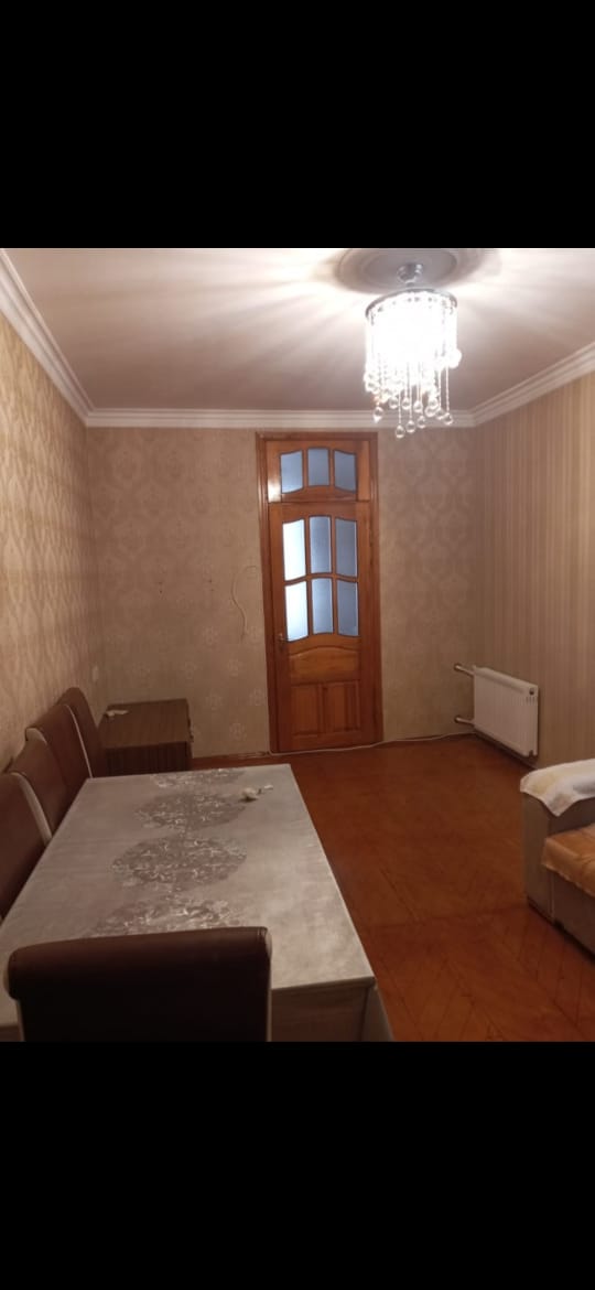 Xırdalanda köhnə bazarın yaxınlığında, köhnə doğum evi,