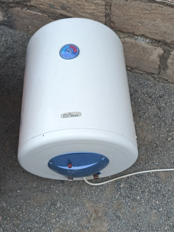 Ariston su qizdiricisi satılır deluxe firmasıdır işlek