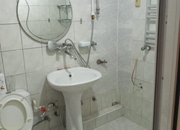 Xırdalanda köhnə bazarın yaxınlığında, köhnə doğum evi,