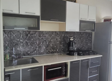 Xırdalanda Mirzə Ibrahimov küçəsində Həyət Evi Satılır. Ev