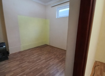 Xırdalan şəhərində mərkəzə yaxın, təzə bazarın və 9 nömrəli