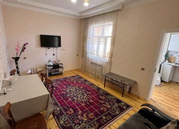 🕌 Sahə: 65 kv 🕌 Otaq: 3 🕌 Əşya: Əşyalı ( Soyuducu və TV