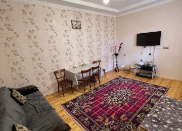 🕌 Sahə: 65 kv 🕌 Otaq: 3 🕌 Əşya: Əşyalı ( Soyuducu və TV