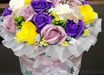 Ad gunleri ucun gul sebetleri sabun gullerden sifarisle