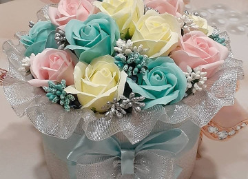 Ad gunleri ucun gul sebetleri sabun gullerden sifarisle