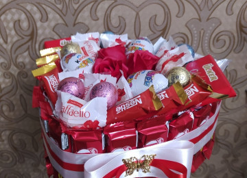 Ad gunleri ucun sokolad sebetleri sifarisle