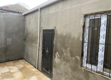 Xlrdalan Goyce Marketin yanl 2 otaq heyet evi kupcall