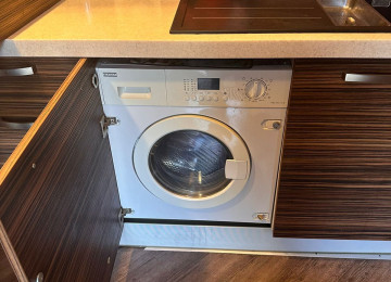 Ehmedli Metrosuna 5-6 deqlik mesafede 2 otaga duzelme