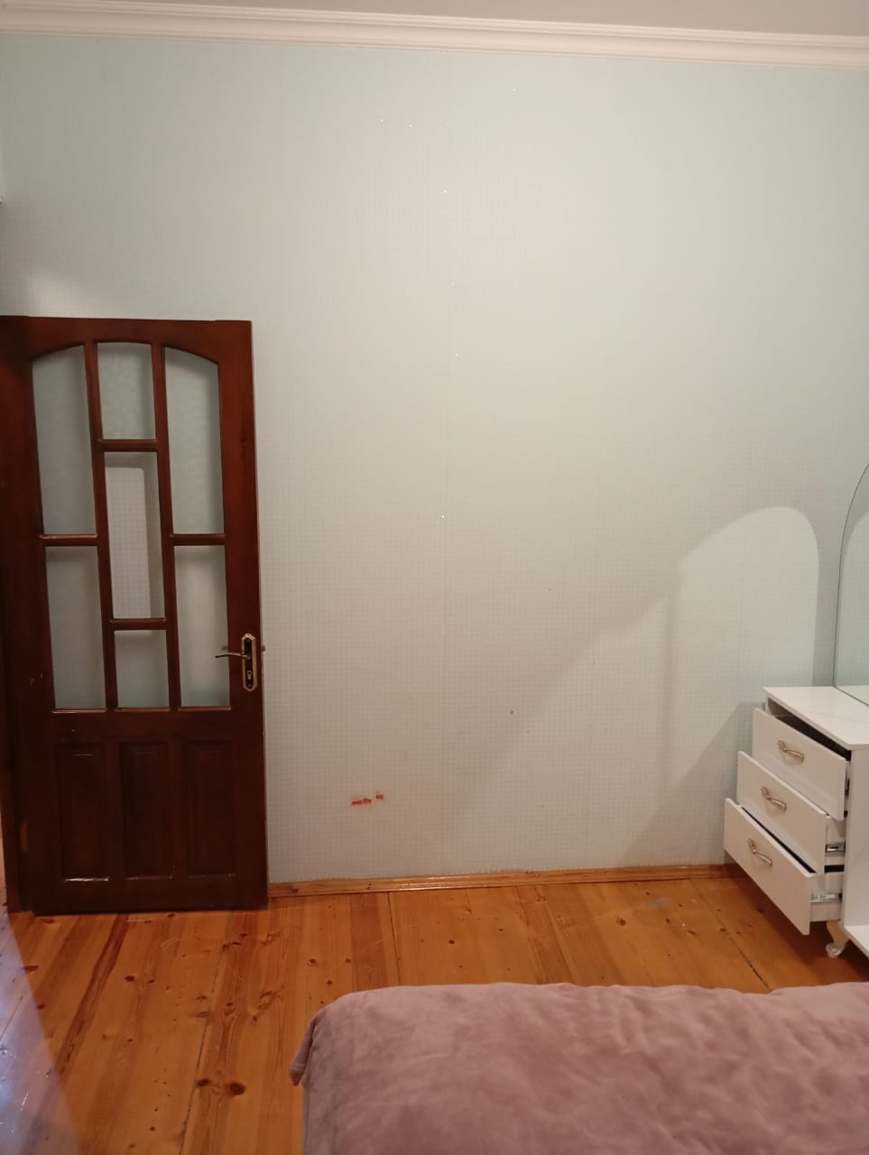 Xlrdalan AAAf parkın arxa tərəfi Uğur marketin yanı. 2