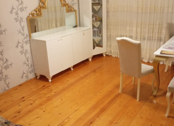 Xlrdalan AAAf parkın arxa tərəfi Uğur marketin yanı. 2