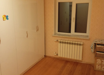 Xlrdalan AAAf parkın arxa tərəfi Uğur marketin yanı. 2