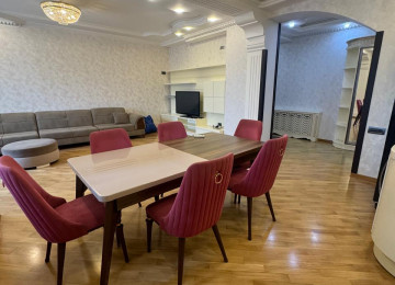 - Satılır. - 395.000 AzN - Təmirli, əşyalı, yelçəkən