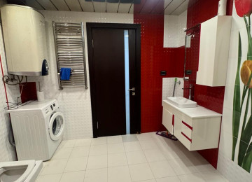 - Satılır. - 395.000 AzN - Təmirli, əşyalı, yelçəkən