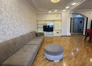 - Satılır. - 395.000 AzN - Təmirli, əşyalı, yelçəkən