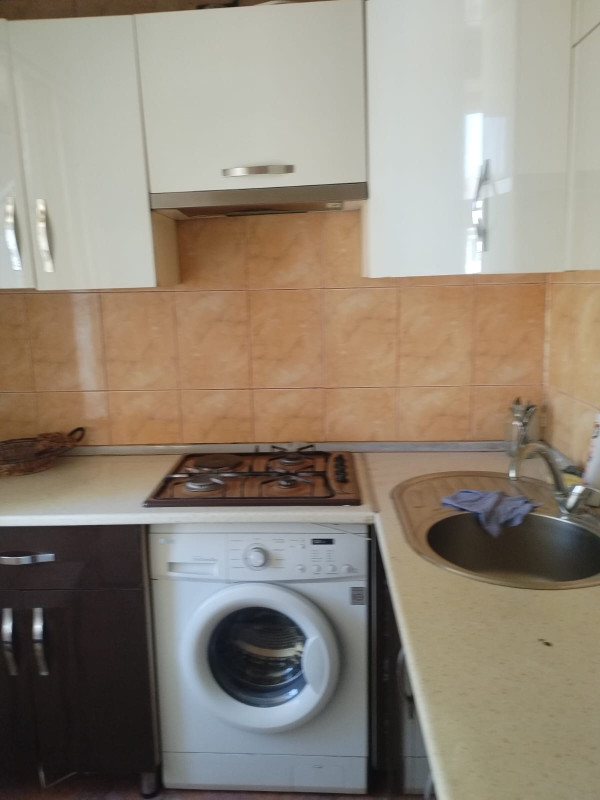 Xlrdalada Teze bazarln yanl 3 otaq menzil kiraye verlir 380