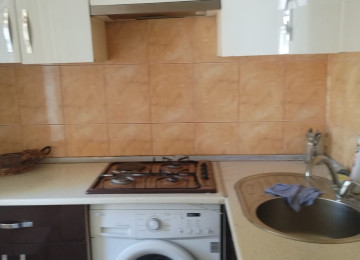 Xlrdalada Teze bazarln yanl 3 otaq menzil kiraye verlir 380