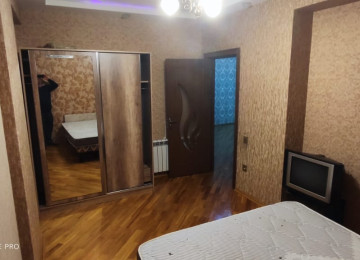 Xlrdalada Mekemenin yanl Merkezde 3 otaq menzil kiraye