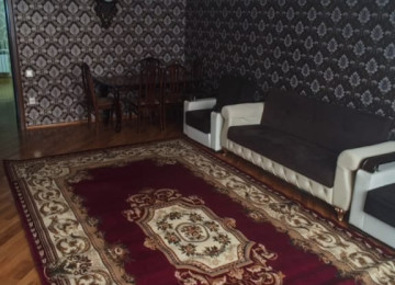 Xlrdalada Mekemenin yanl Merkezde 3 otaq menzil kiraye