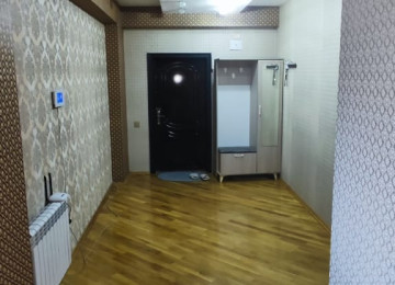 Xlrdalada Mekemenin yanl Merkezde 3 otaq menzil kiraye