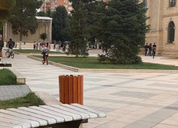 Xırdalan şəhərinin tam mətkəzində Heydər parkənın içində 2