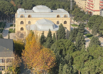 Xırdalan şəhərinin tam mətkəzində Heydər parkənın içində 2