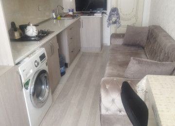 Masazırda merkezde kruqda 73 kv olan 2 otaqlı menzıl