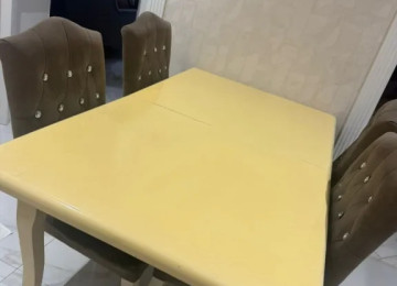 Tək Masa 150 azn. Açılır. Ünvan Saray q. Nuranə5936 Yalnız