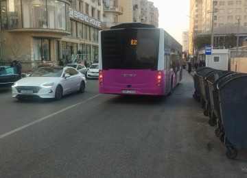 Diqetnen Oxuyun Oz Evimdi Makler Pulu yoxdu Xlrdalan AAAF