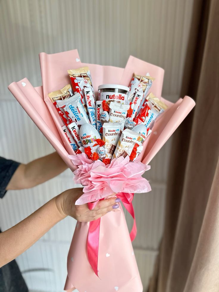 Kinder hədiyyə buketleri sifarişlə istənilən dizaynda