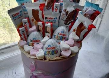 Kinder sebeeri sifarişlə istənilən dizaynda hazırlanır.Əziz