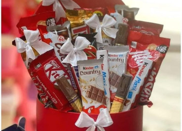 Kinder sebeeri sifarişlə istənilən dizaynda hazırlanır.Əziz
