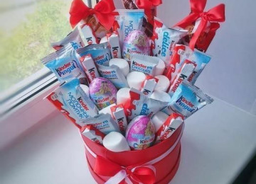 Kinder sebeeri sifarişlə istənilən dizaynda hazırlanır.Əziz