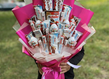 Kinder hədiyyə buketleri sifarişlə istənilən dizaynda