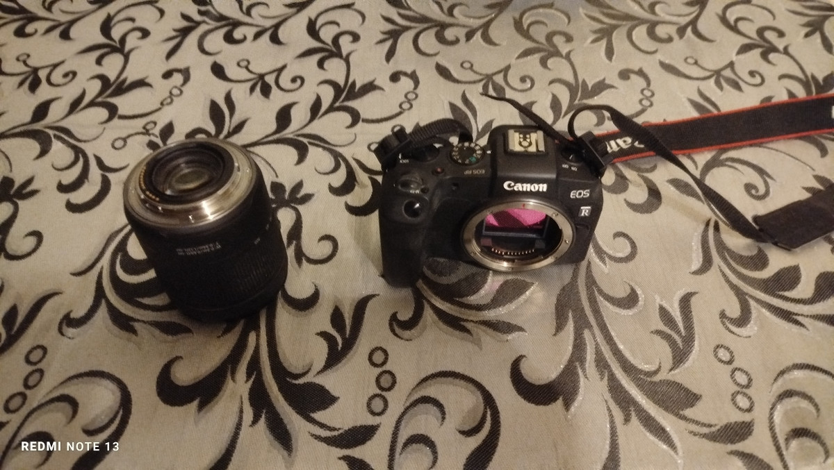 Salam dostlar Canon RP fotoaparati satılır ancaq ad