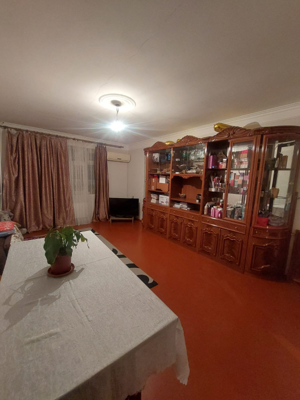 Pirallahı rayonu, Pirallahı qəsəbəsi, Tam mərkəzdə, 5