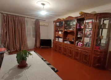 Pirallahı rayonu, Pirallahı qəsəbəsi, Tam mərkəzdə, 5