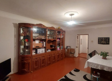 Pirallahı rayonu, Pirallahı qəsəbəsi, Tam mərkəzdə, 5