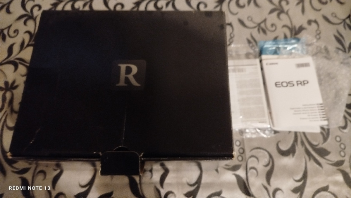 Salam dostlar Canon RP fotoaparati satılır ancaq ad