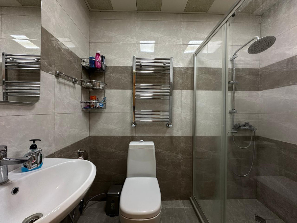 Nizami rayonu Neftçilər metrosuna 3 dəqiqəlik məsafə,