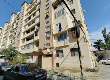 Xətai rayonu General Mehmandarov küçəsində Bizim marketin