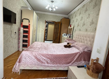 Xətai rayonu General Mehmandarov küçəsində Bizim marketin