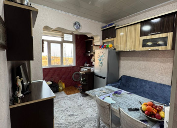 Xətai rayonu General Mehmandarov küçəsində Bizim marketin